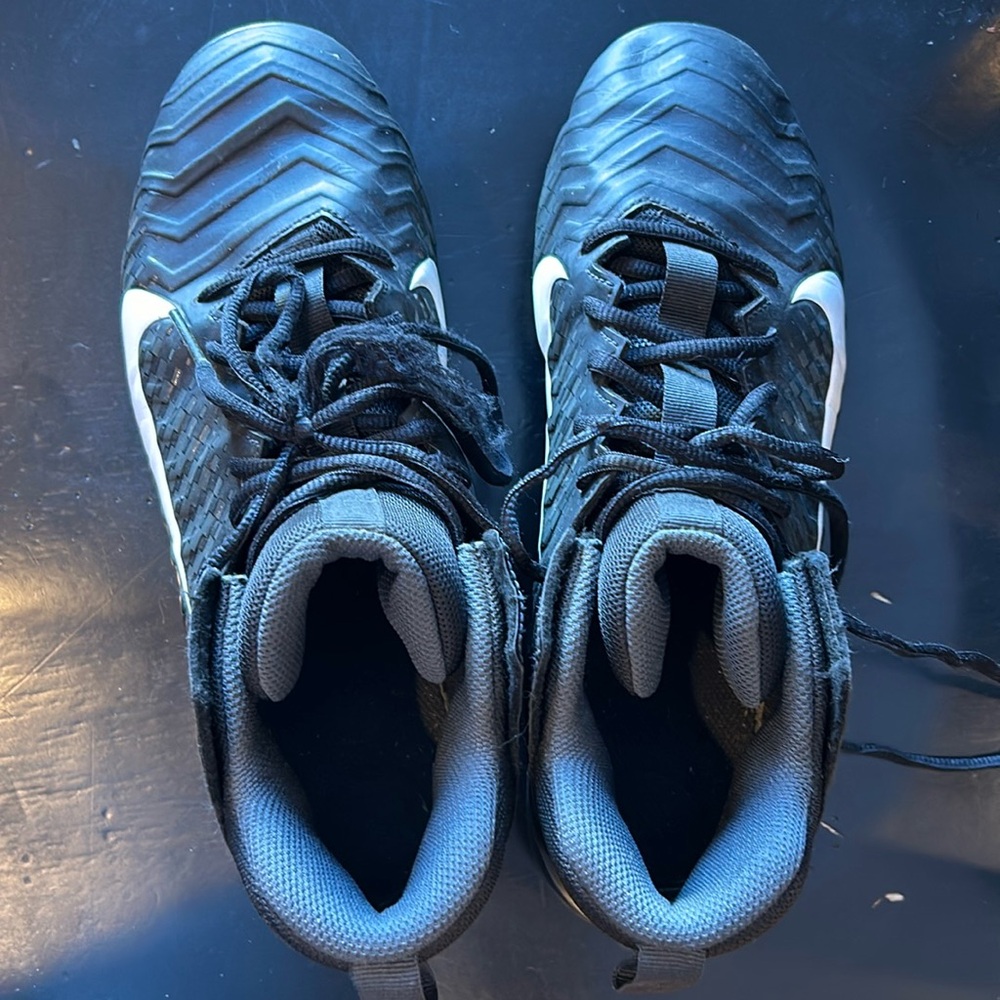 Men’s Nike Alpha football cleats